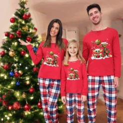 Pijama Familiar Universo Rojo