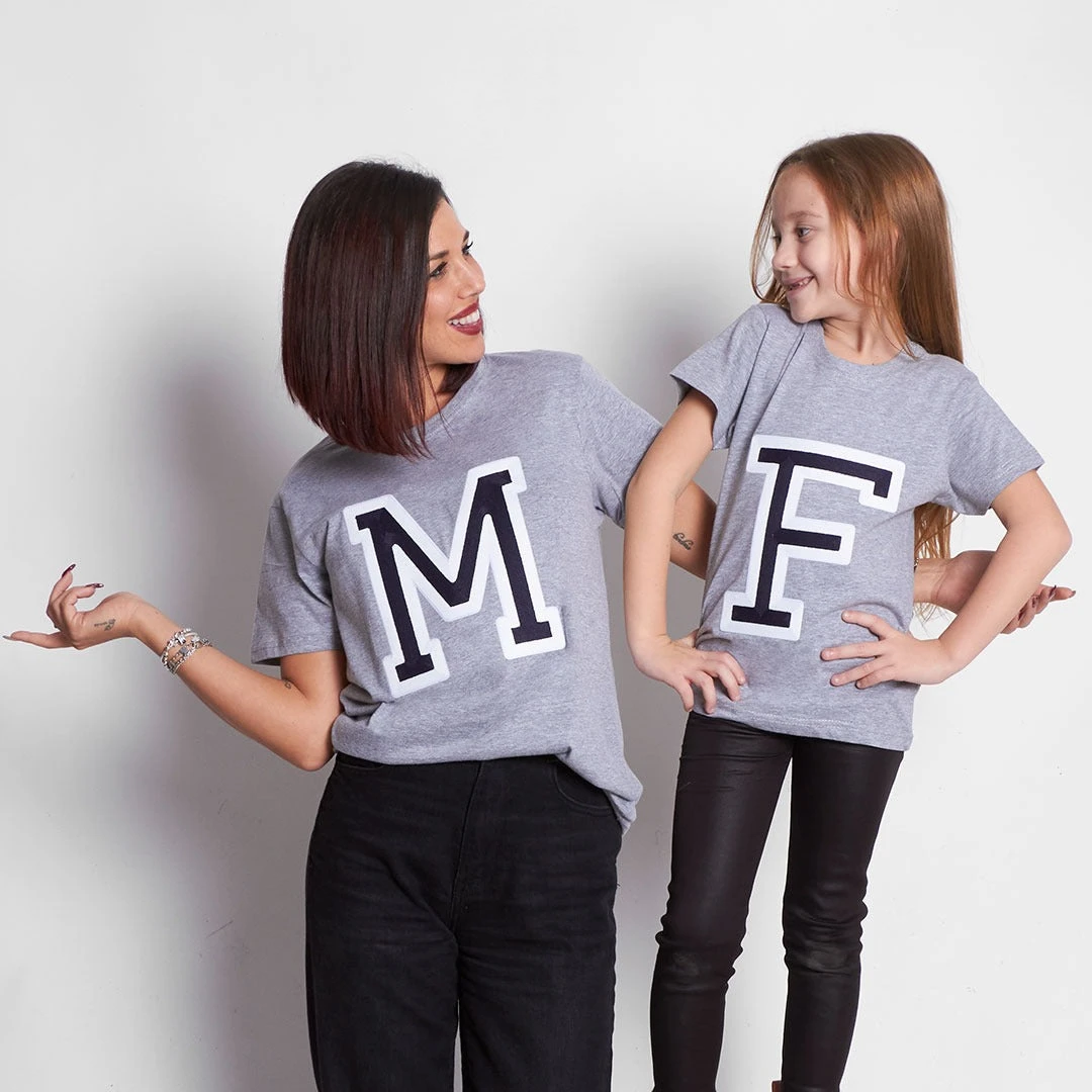 Camiseta Iniciales Gris 5 Camiseta Iniciales Gris - Imagen 5