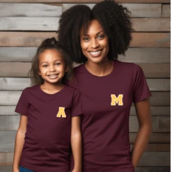 Camiseta Iniciales Mini 21 Camiseta Iniciales Mini -Roly Camiseta Iniciales mini granate 2