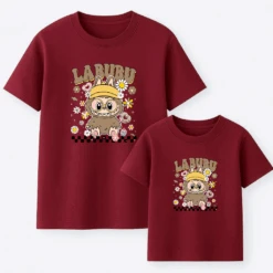 Camiseta Labubu Flowers -Roly Camiseta Labubu flowers granate