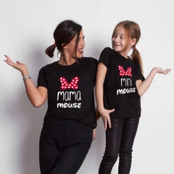 Camiseta Mama-daddy Mouse Mini Mouse -Roly Camiseta Mama daddy mouse mini mouse negra 3
