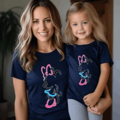 Camiseta Mickey-Minnie Silueta 11 Camiseta Mickey-Minnie Silueta -Roly Camiseta Mickey Minnie Silueta azul marino