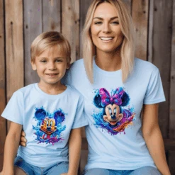 Camiseta Mickey-Minnie Splash -Roly Camiseta Mickey Minnie Splash celeste