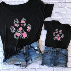 Camiseta Paw Flower -Roly Camiseta Paw flower negra 1