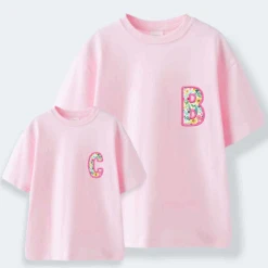 Camiseta Personalizada Inicial Flores Rosas -Roly Camiseta Personalizada Inicial Flores Rosas rosa 2