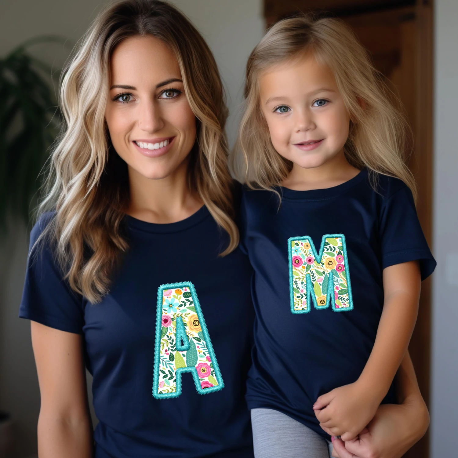 Camiseta Personalizada Inicial Flores 2 Camiseta Personalizada Inicial Flores - Imagen 2