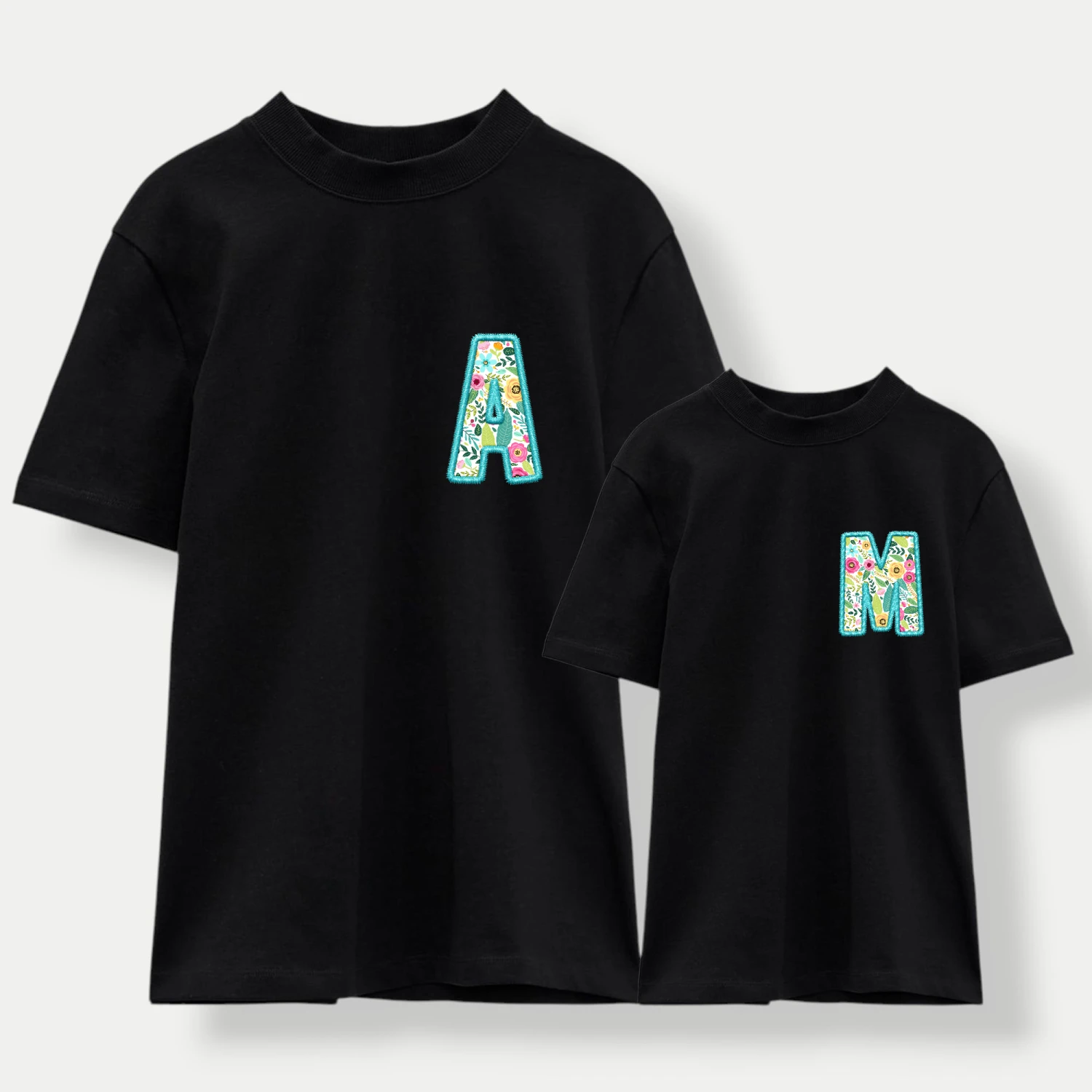 Camiseta Personalizada Inicial Flores 6 Camiseta Personalizada Inicial Flores - Imagen 6