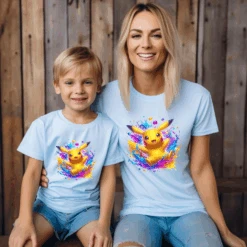 Camiseta Pikachu Hello -Roly Camiseta Pikachu Hello celeste