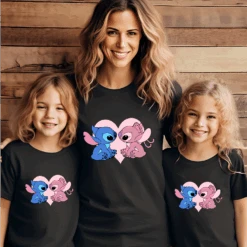 Camiseta Stitch Love -Roly Camiseta Stitch Love negra