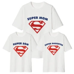 Camiseta Superdad, Mom And Children -Roly Camiseta Superdad mom and children blanca 3