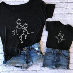 Camiseta Mami Y Niña Love -Roly Camiseta mami y nina love negra 3