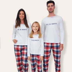 Pijama Personalizado Números Romanos Blanco