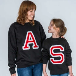 Sudadera Iniciales Negra -Roly Sudadera Iniciales Negra 6