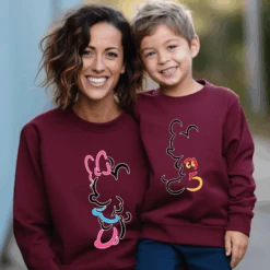 Sudadera Mickey-Minnie Silueta -Roly Sudadera Mickey Minnie Silueta granate